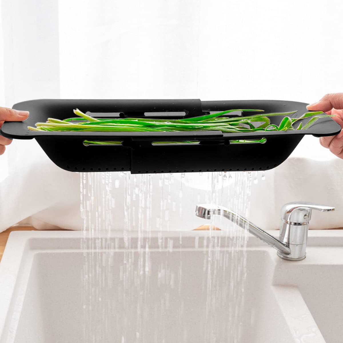 Collapsible Sink Colanders and Strainers Basket Extendable Plastic Fruit Vegetable Strainer Drainer Basket for Kitchen (Length 13.6 inch-18.7 inch) (Black) 6 * 10