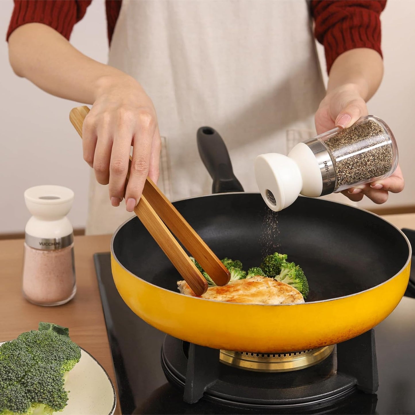 Vucchini Salt and Pepper Shaker Set 3 Adjustable Pour Holes, Dishwasher Safe, 5oz Large Capacity Spice Shaker for Kitchen & Camping (Cream)