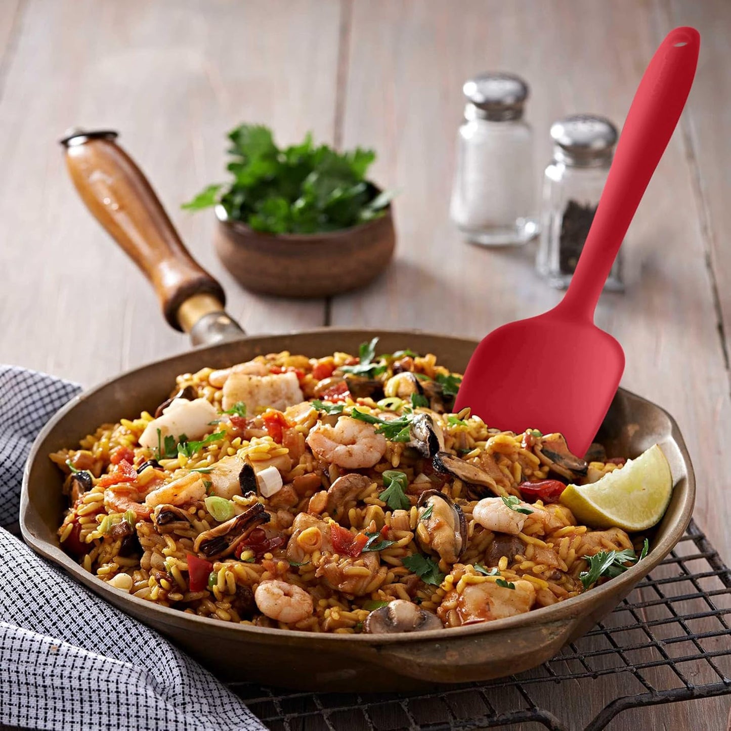 Silicone Spatulas Set Turners Tongs Cooking Utensils Set High Heat Resistant Kitchen Scraper Spatulas for Cooking Mixing Baking BPA Free Dishwasher Safe, Red