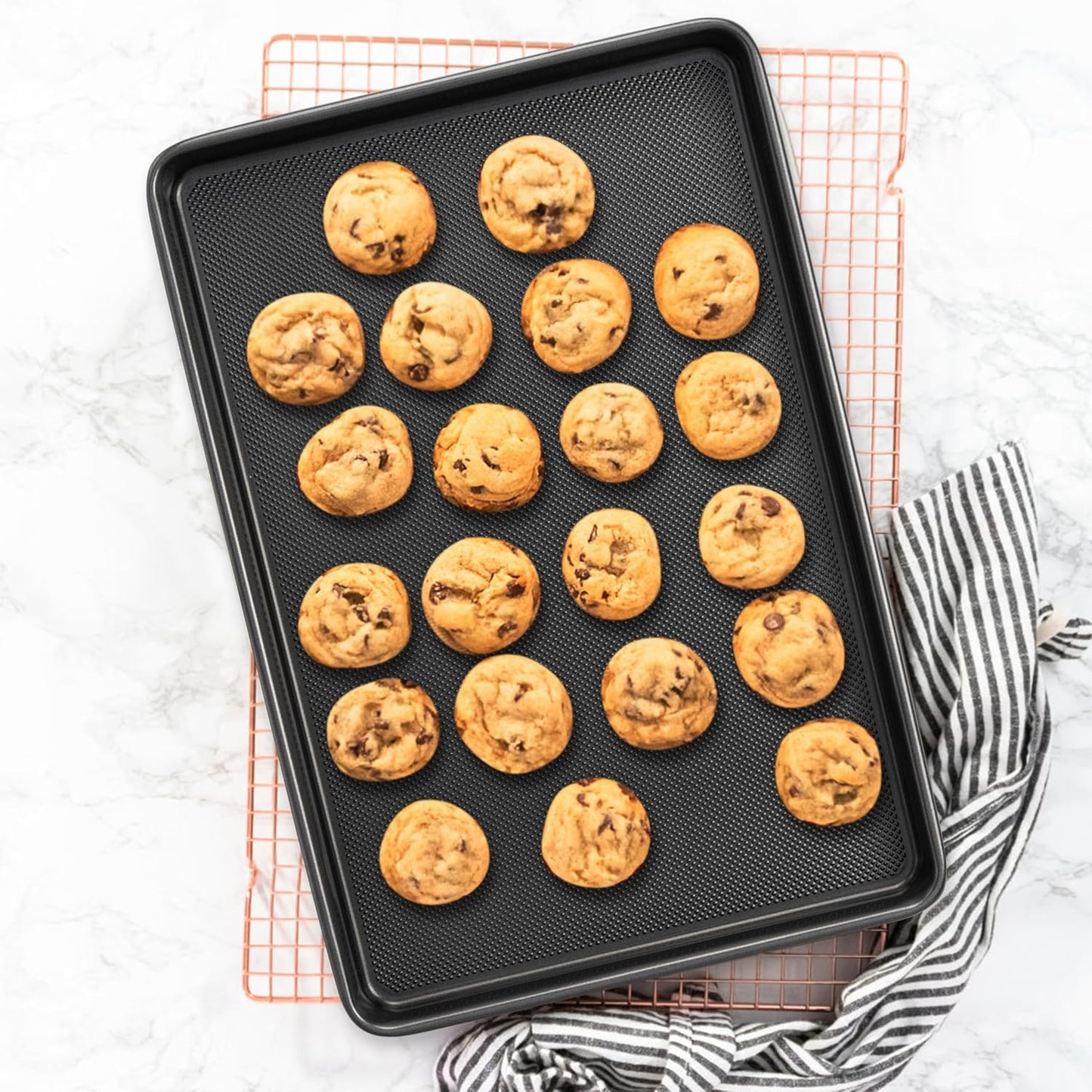 Tiawudi Baking Sheet Pan Set, 0.8mm Thick Heavy Duty Cookie Sheet with Diamond Texture Pattern, Nonstick Baking Tray for Oven, Carbon Steel Half, Jerry Roll Pan, Set of 3
