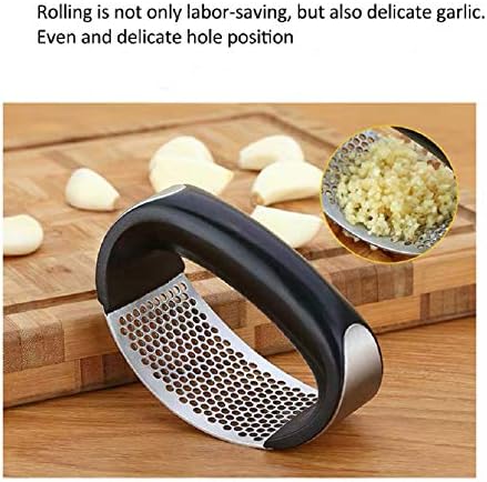 Garlic press kitchen tool garlic peeler stainless steel professional ginger crusher ergonomic labor-saving crusher (S)