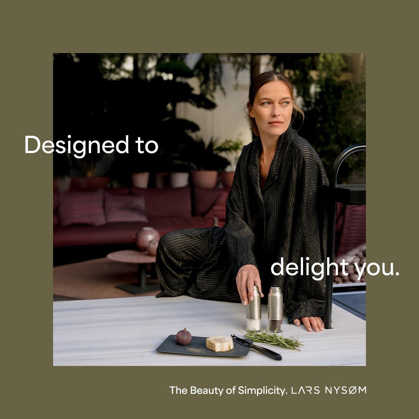 LARS NYSØM Salt and Pepper Grinder Set, Stainless Steel Manual Salt and Pepper Mills, Adjustable Ceramic Grinder, Design Spice Shakers (Red/Green)