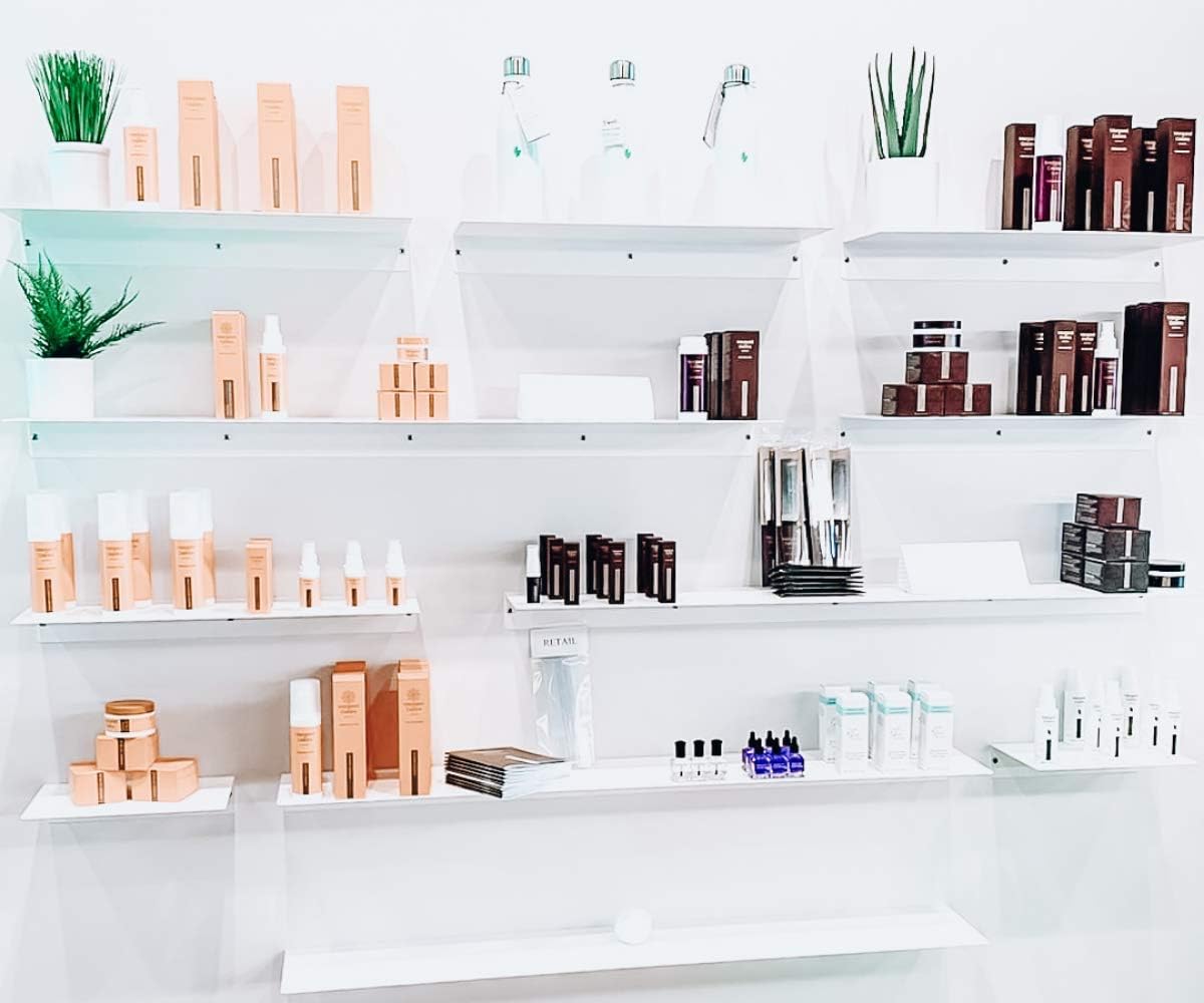 DIY CARTEL Made in USA Linear Floating Shelf - Forged USA Manufactured Steel - Industrial Heavy Duty Metal Wall Mounted Modern Rustic Farmhouse Designed Shelf (12-in X 8-in Powder Coated White)