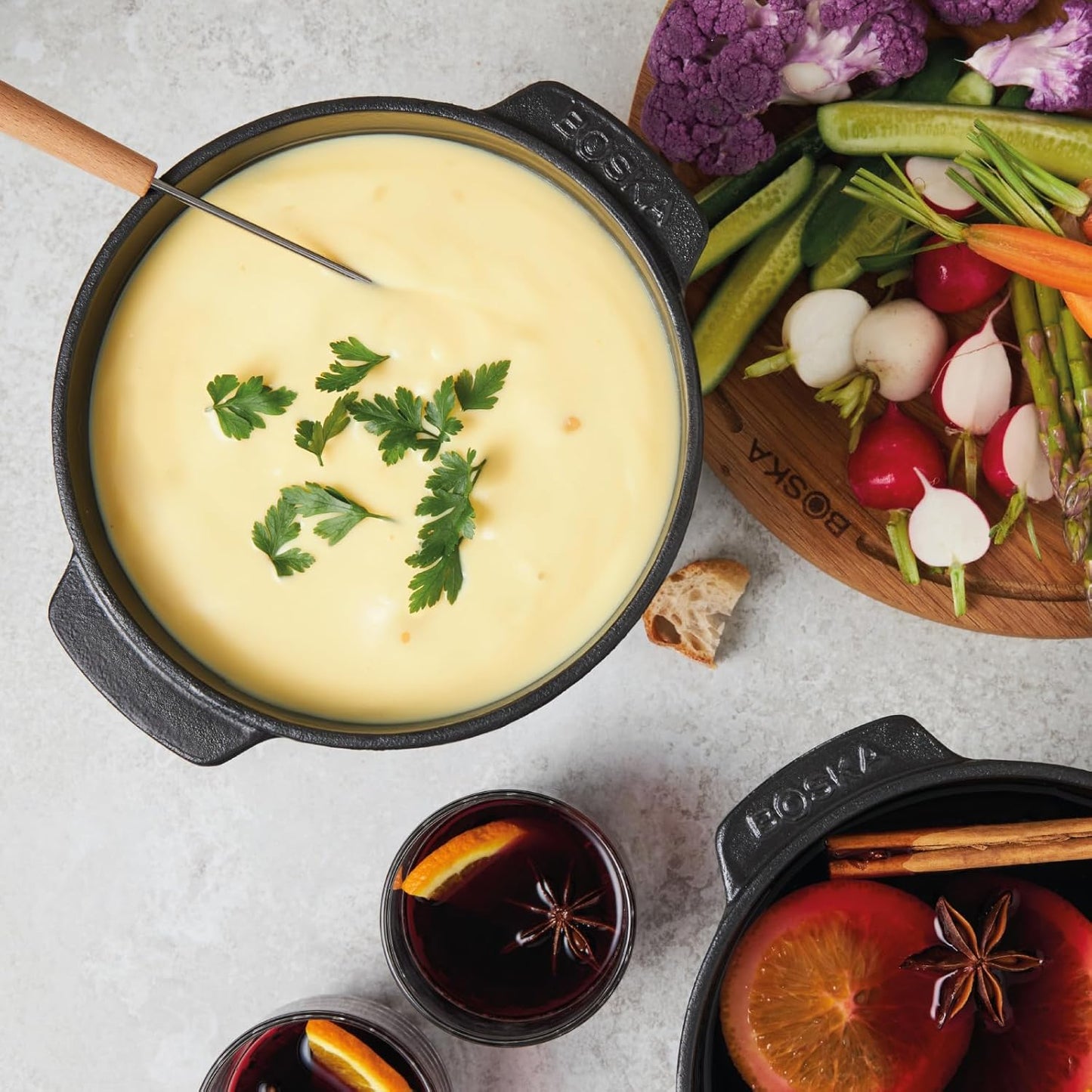 BOSKA Fondue Pot Set Party Pro - Cast Iron Fondue Set - Durable Fondue Pot inc. Burner and 4 Forks - for All Type of Stoves - Cheese Fondue Melts smoothly Every time