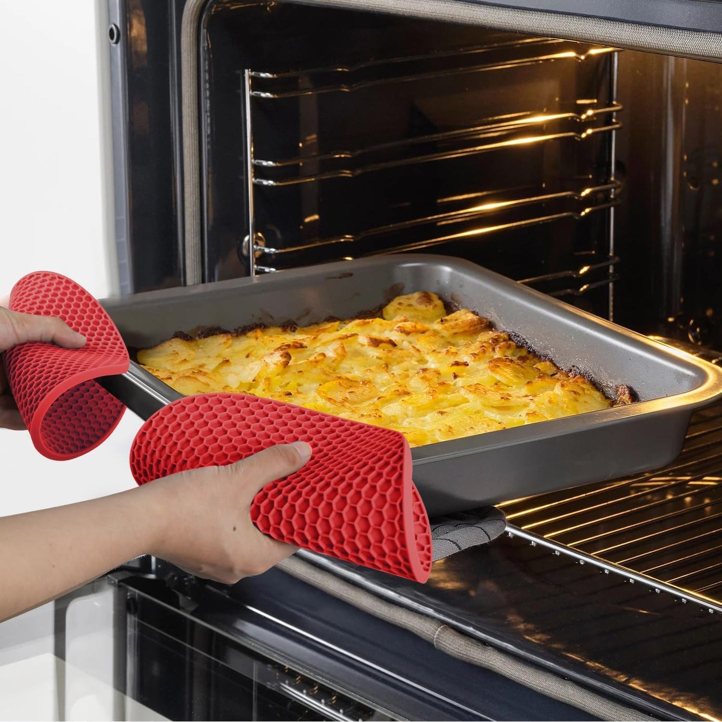 Silicone Trivets for Hot Pots and Pans, 4PCS Flexible Multipurpose Hot Pads Pot Holders, Heat Resistant Trivet Mats for Hot Dishes, Soft Non-Slip Silicone Mat for Kitchen Counter(Red)