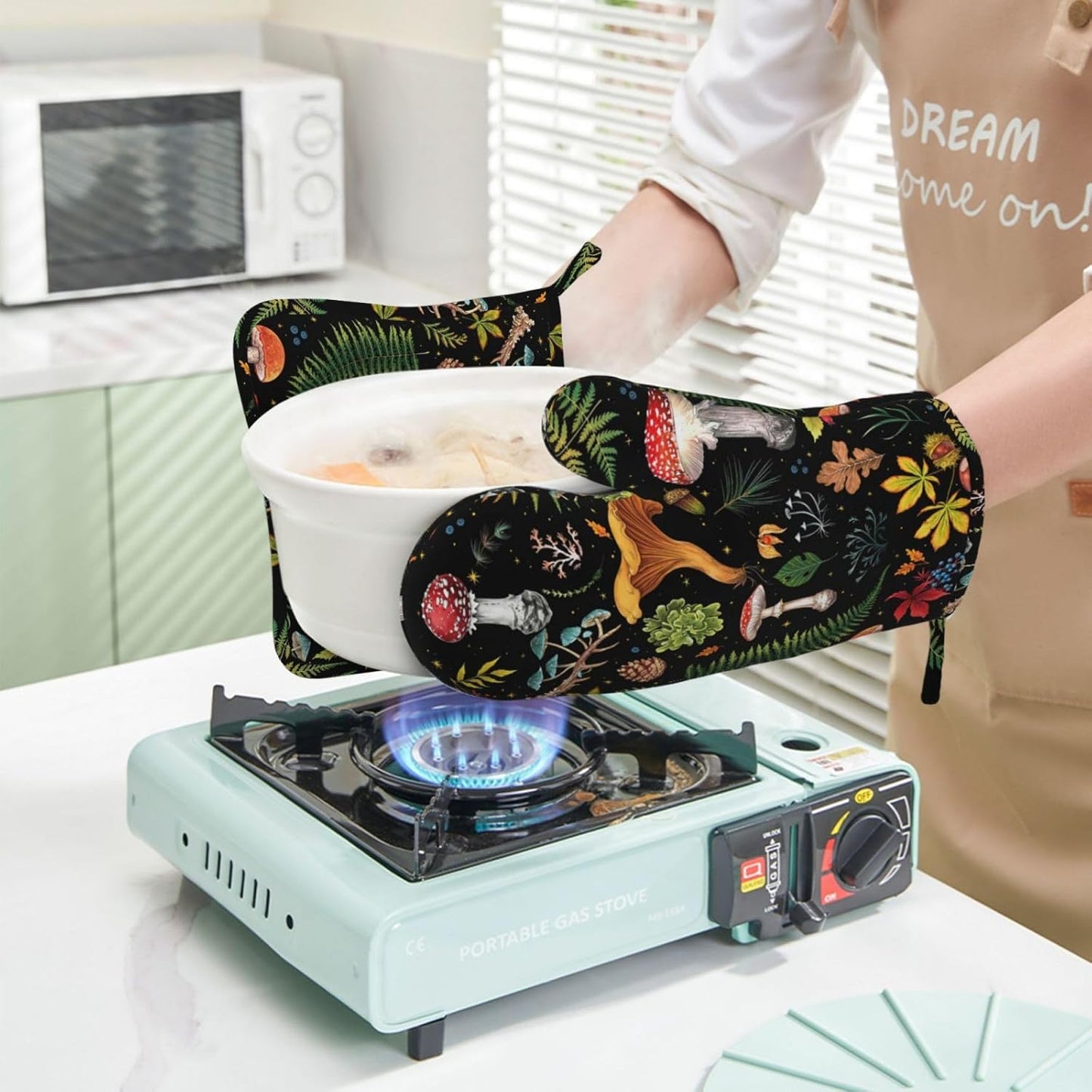 Mushroom Oven Mitts and Pot Holders Sets Silicone Mushrooms Kitchen Mitts Potholders Heat Resistant 4Pcs Oven Gloves Hot Pads for Kitchen Baking Cooking BBQ Grilling