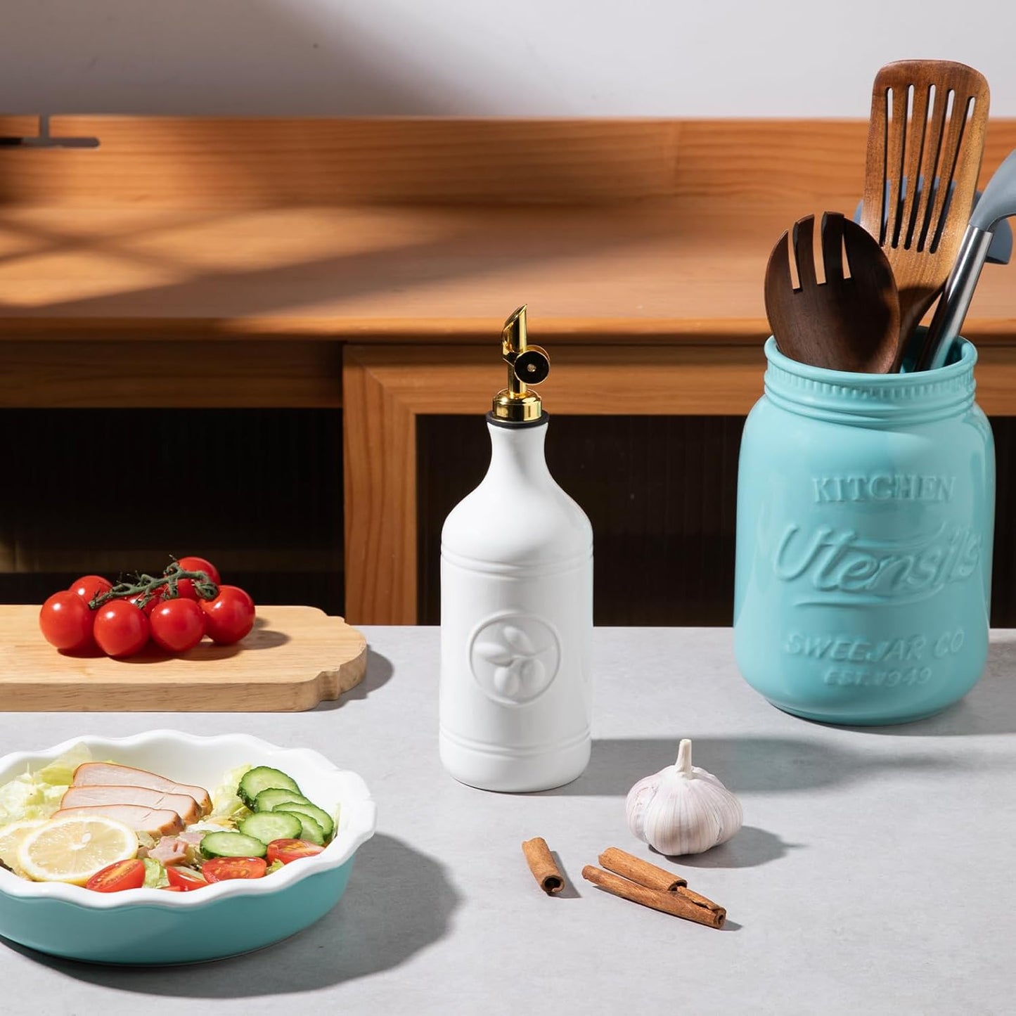 Sweejar 16 Oz Ceramic Olive Oil Dispenser Bottle, Oil Dispenser for Kitchen with Gravity Spout, Relief Opaque Oil Container for Evoo, Avocado Oil, Vinegar, Soy Sauce, 1 Pack(White, Gold Spout)