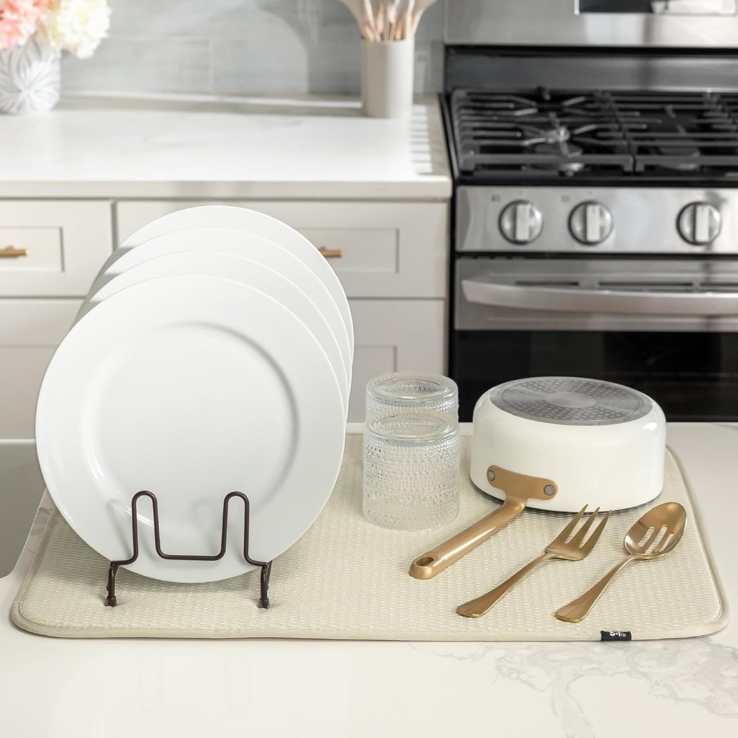 S&T INC. Dish Drying Mat XL, 18” x 24”, Absorbent Microfiber Kitchen Counter Mat, Drying Pad for Dishes, Utensils, Pots and Pans, Extra Large, Diamond Texture, Cream