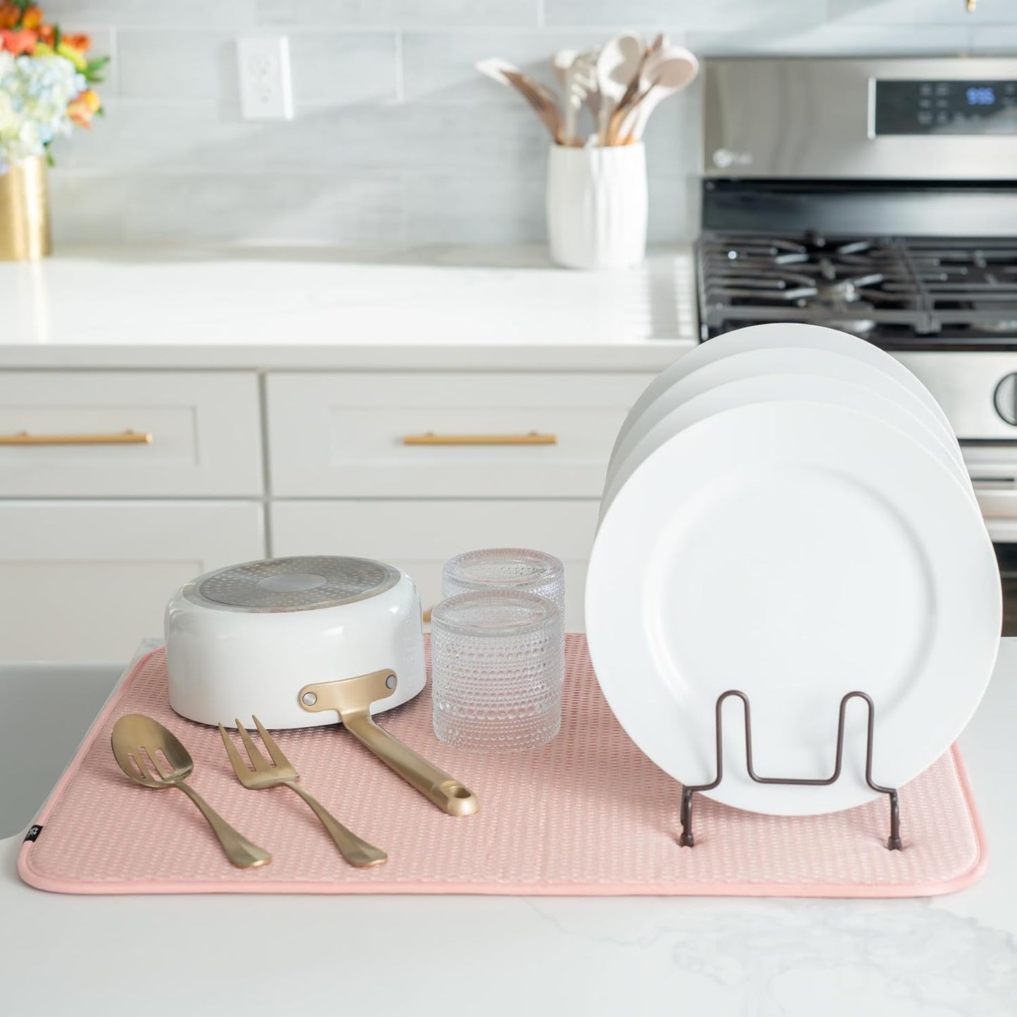 S&T INC. Dish Drying Mat XL, 18” x 24”, Absorbent Microfiber Kitchen Counter Mat, Drying Pad for Dishes, Utensils, Pots and Pans, Extra Large, Diamond Texture, Pink