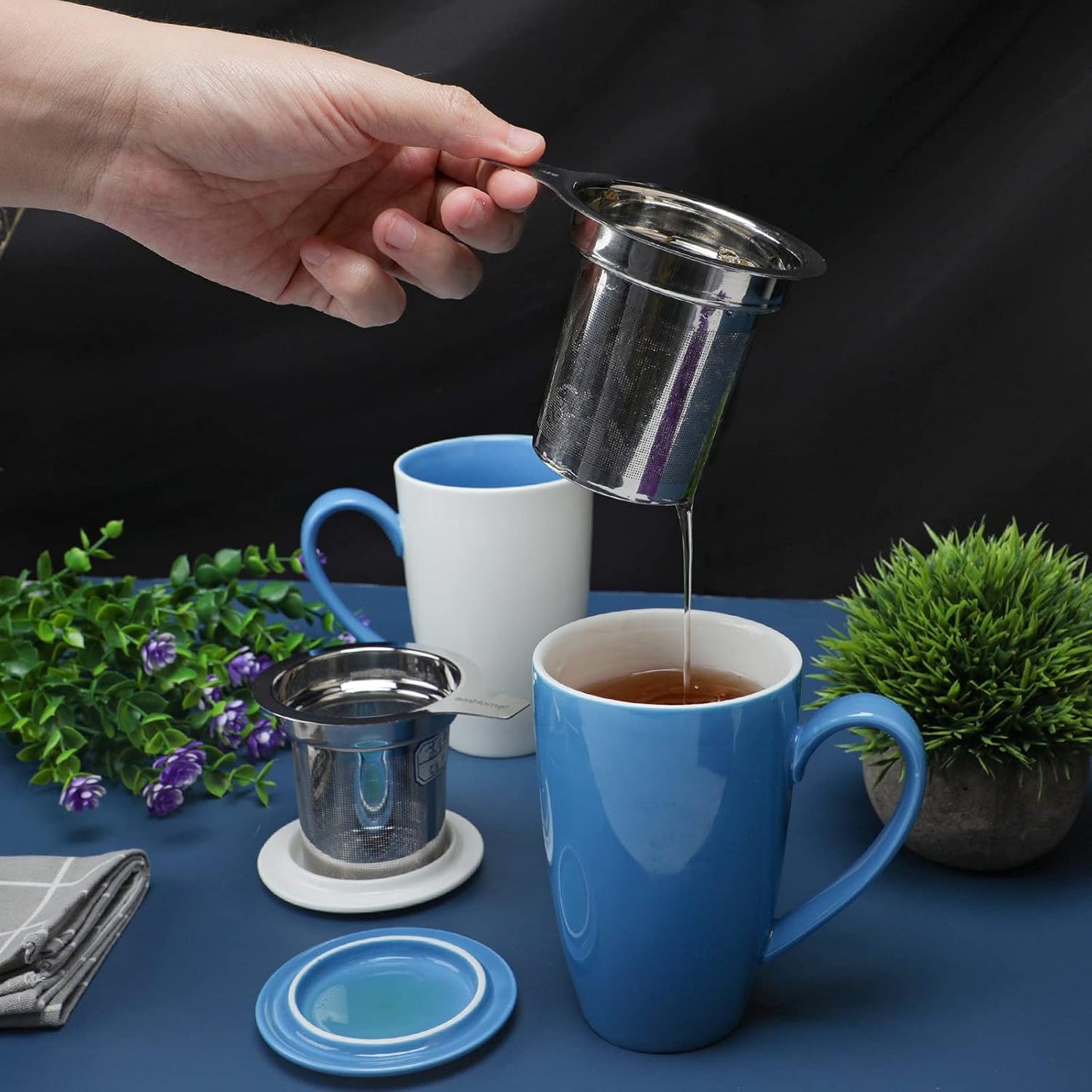 amhomel Porcelain Tea Mug with Infuser and Lid, 16 Ounce Ceramic Tea Cup for Loose Leaf, Coffee, Cocoa and Milk, Tea Gift for Tea Lovers, Set of 2(Blue and White)