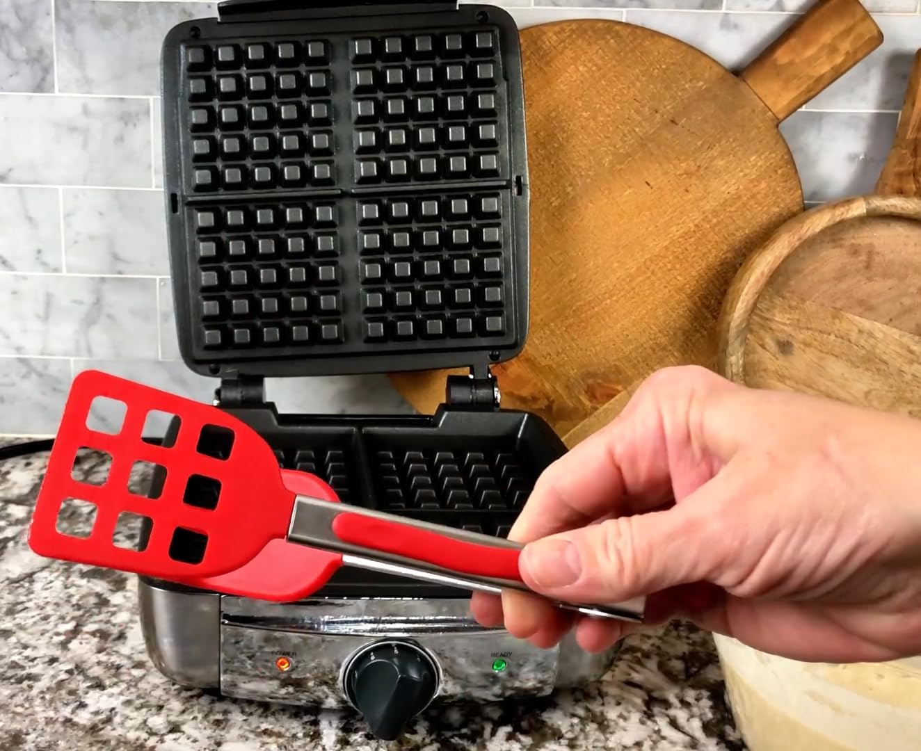 Professional Easy Grip Waffle Tongs with Heat-Resistant Nylon Tips, Red