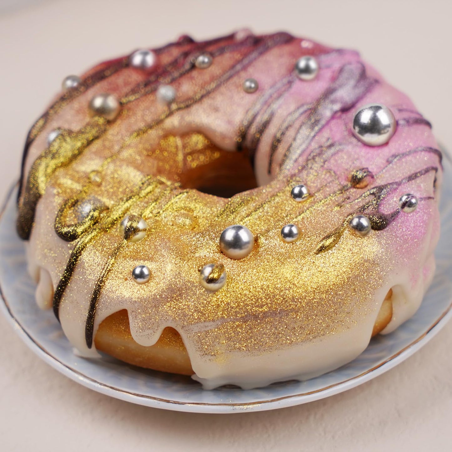 Dazzjoy Silver Pearl Sugar Candy Sprinkles, Edible Pearl Mix Size, 4.58oz, Cake Decoration & Cake Toppers, Baking Cake Decorations, Wedding Party Valentines Easter Supplies