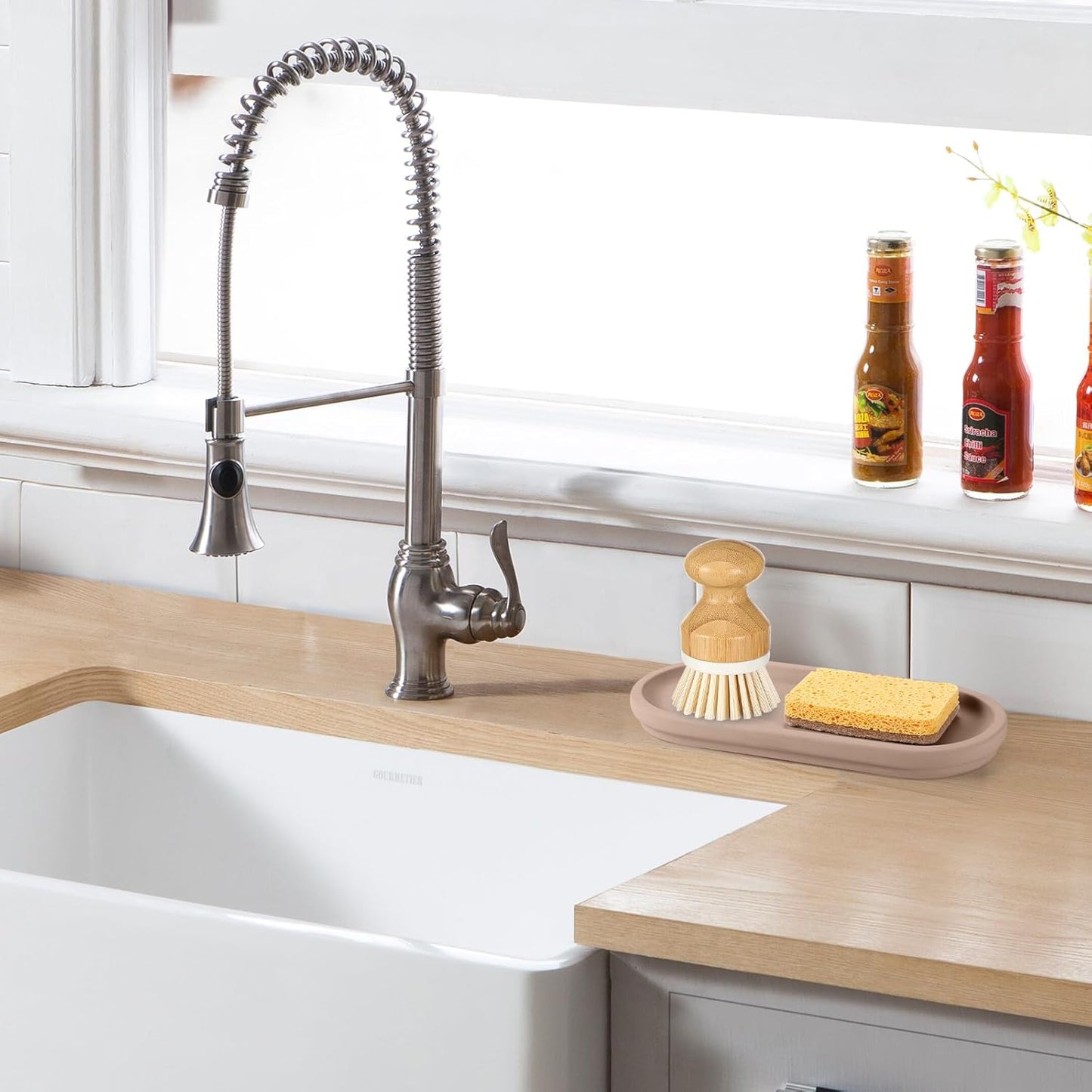 Diatomaceous Earth Sink Caddy, Instant Dry Bathroom Kitchen Sink Organizer, Minimalist Water Absorbing Dish Soap Holder, Stone Tray for Sponge Brush Candles (Brown)