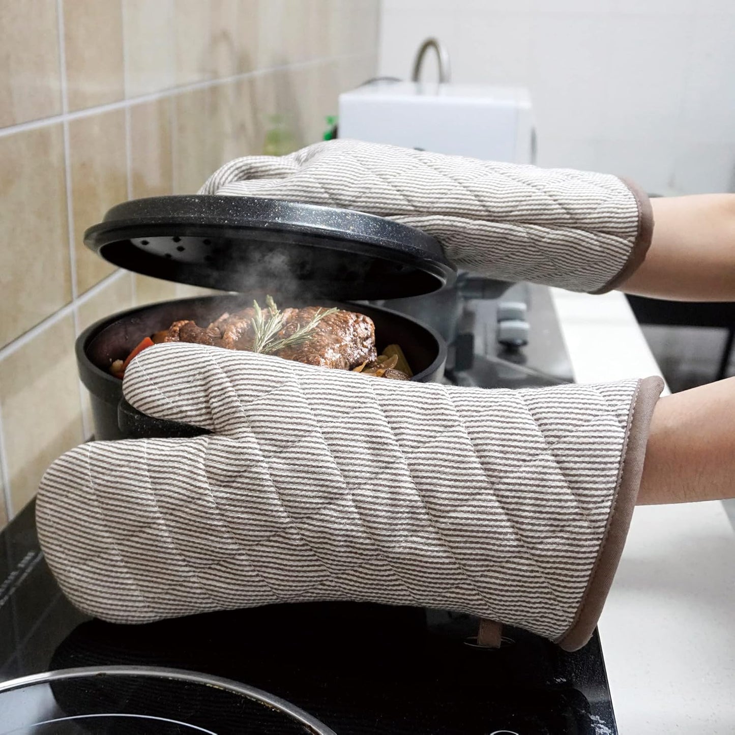 1 Pair Yarn Dyed Oven Mitts 100% Cotton Heat Resistant 470 Degree Gloves Men Women Cooking Baking Barbecue BBQ Microwave Crafting Machine Washable Pot Holders Mittens (Khaki)