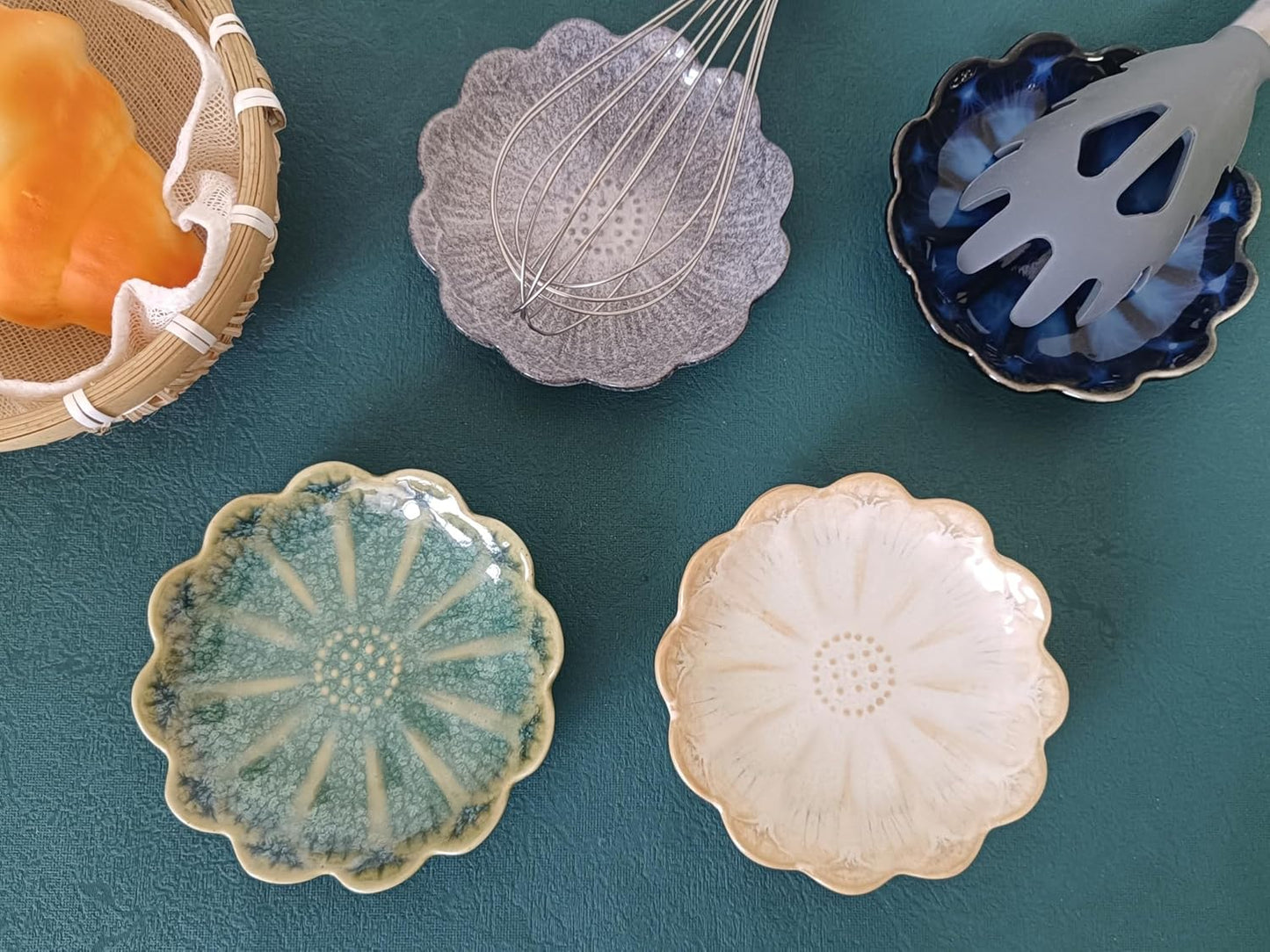 Ceramic Spoon Rest for Stove Top, Flower Cute Spoon Rest for Kitchen Counter, Cooking Spoon Holder for Kitchen Counter, Utensil Rest Spatula Rest Ladle Holder Tong Rest, 1 PC (Retro, Mist Green)