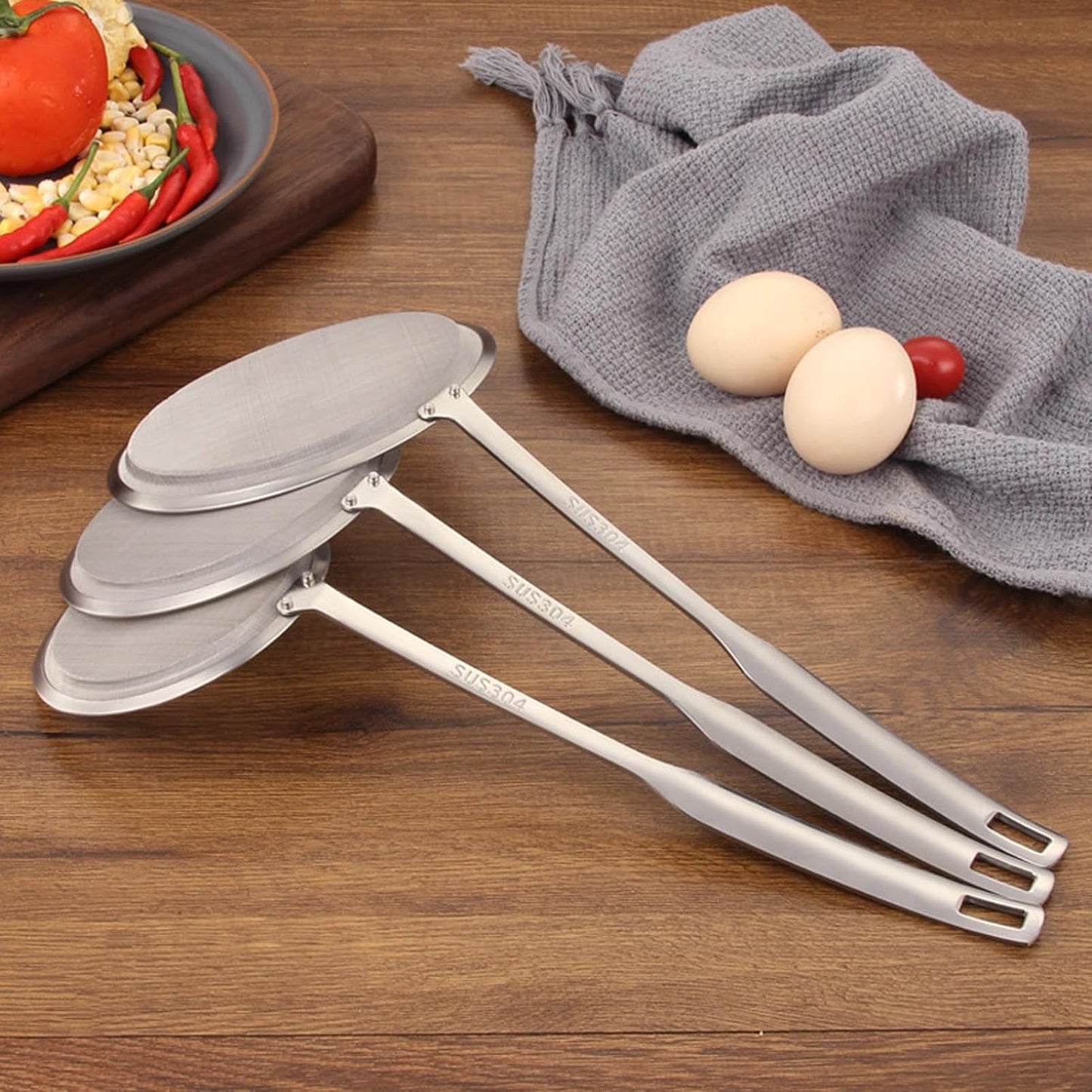 Stainless Steel Fat Skimmer Spoon, Kitchen Fine Mesh Food Strainer and Hot Pot Skimmer with Long Handle for Skimming, Cooking, Frying, Grease, Gravy and Foam (4" Fine Mesh Skimmer)