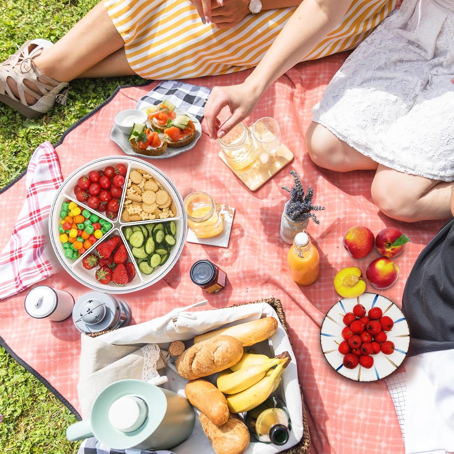 Divided Serving Tray with Lid, Removable Divided Platter Snack Box Container, Snackle Box Food Storage Charcuterie Containers, Fruit Snack Tray for Party, Veggies, Snack, Fruit, Nuts, Candy, Chip