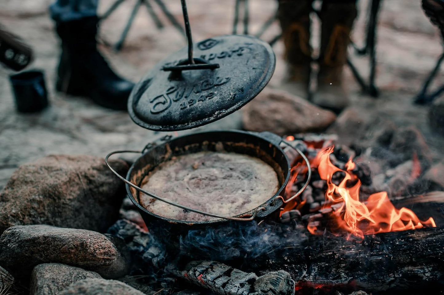 Stansport Pre-Seasoned Cast Iron Dutch Oven