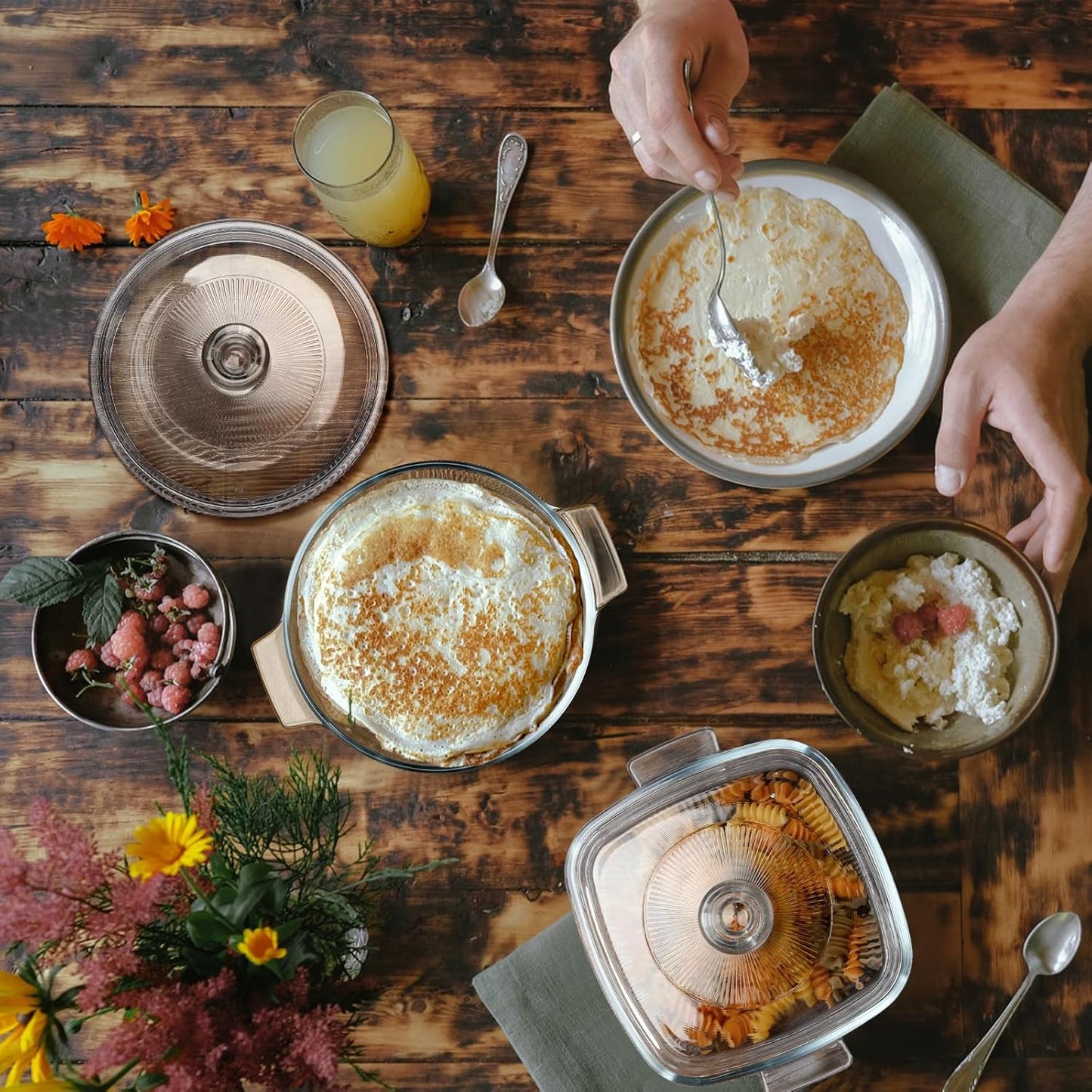 NUTRIUPS Mini Glass Casserole Dish Set with Lid Oven Safe Casserole Dish Set 2 Pack (5.9in Square+6in Round), 25oz Glass Microwave Bowl With Lid Microwavable Cookware