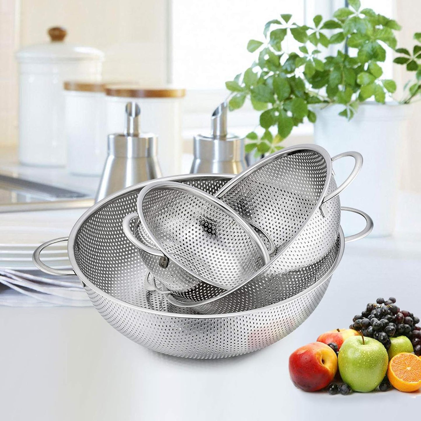 P&P CHEF Colander Set of 3, Stainless Steel Micro-Perforated Colanders Strainers for Draining Rinsing Washing, Ideal for Pasta Vegetables Fruits, Heavy Duty & Dishwasher Safe - 1/3/5 Quart