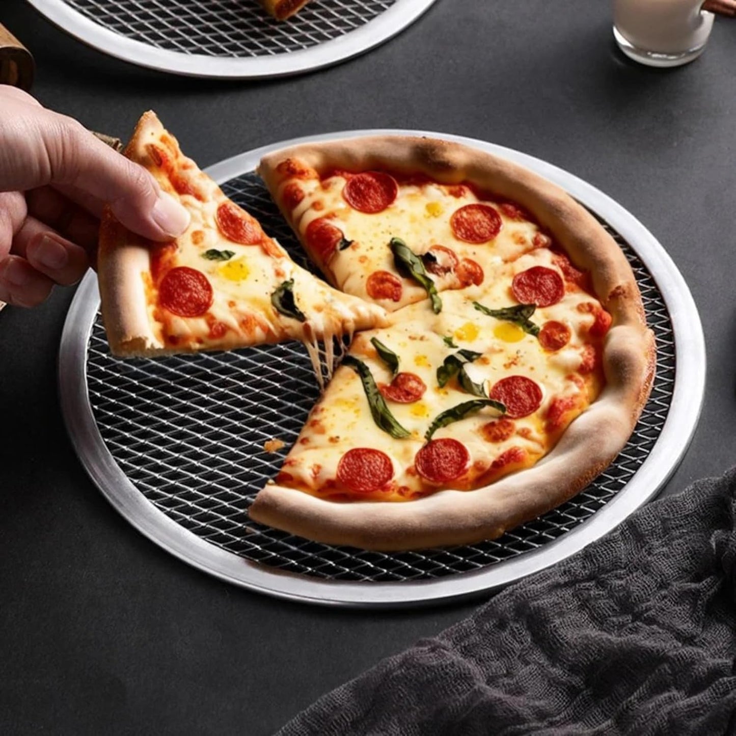 19-inch Aluminum Pizza Screen | Commercial Grade Pizza/Baking Screen for Oven | Pizza Baking Tray for Home And Restaurant | Round, Aluminum, 19-inch [1PK]