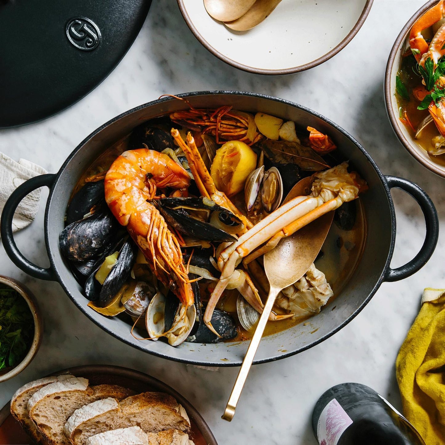 Great Jones Dutchess Cast Iron Dutch Oven Pot With Lid (Pepper) - Large 6.75 Quart Size, Dual Handles - All Stovetop Safe - 500° Dutch Oven For Bread Baking | Dishwasher Friendly