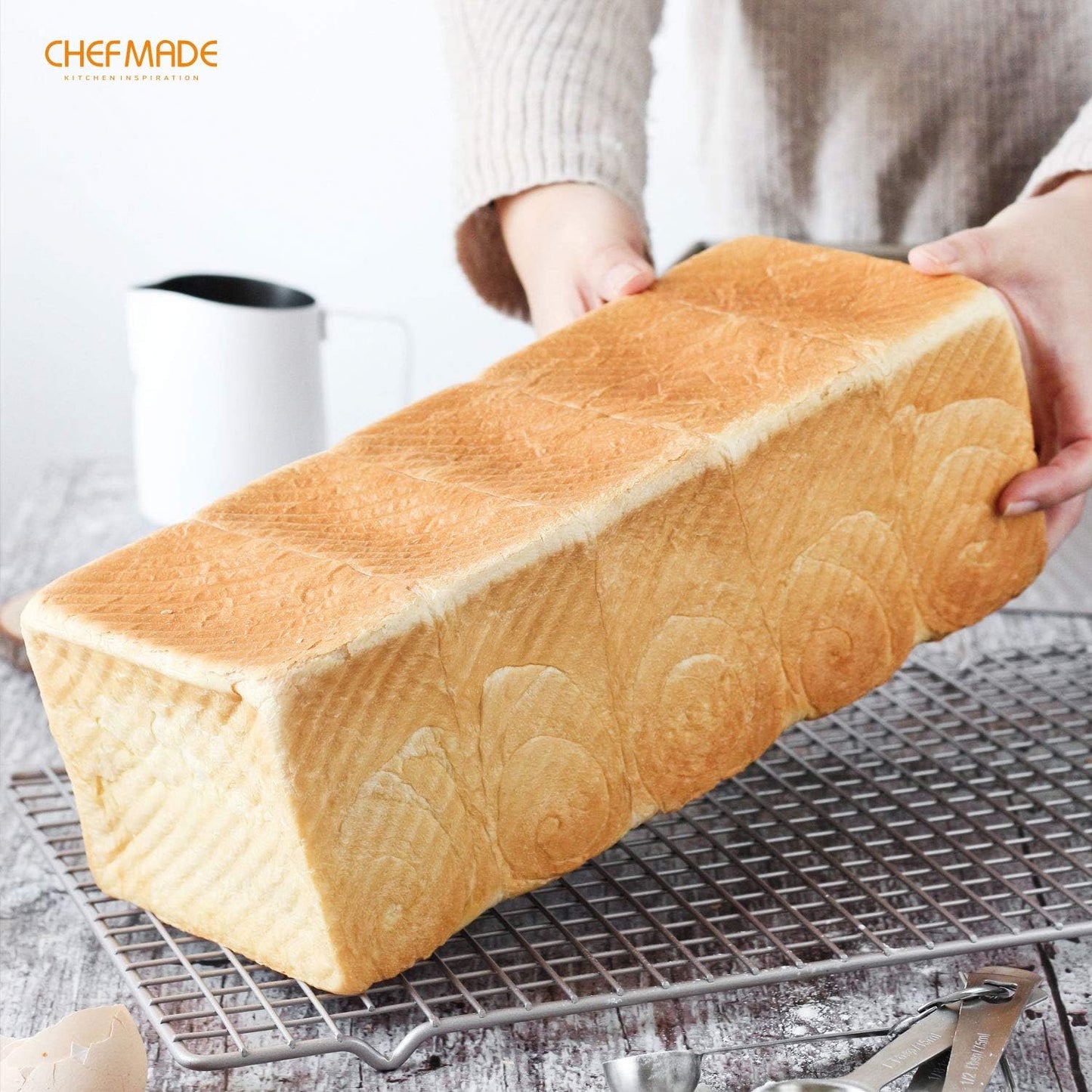 CHEFMADE Loaf Pan with Lid,Commercial Pullman Bread Pan 2.2Lb Dough Capacity,Non-Stick Bakeware Carbon Steel Bread Toast Mold with Cover for Baking Bread (Champagne Gold)