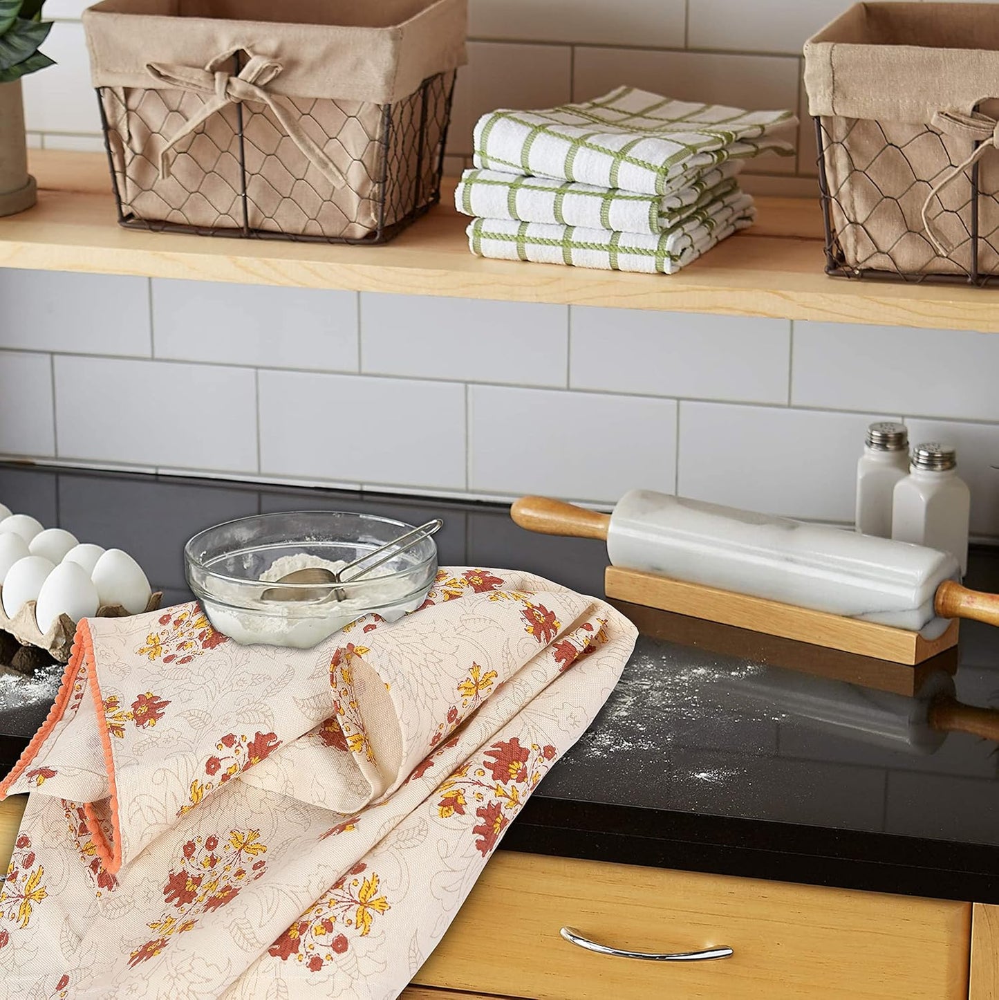 Kitchen Towels Dish Towels - Beige & Red Tea Towels for Spring-Printed Oversized Kitchen Decor Towels 18"x28" Pack of 4 Kitchen Counter Decor